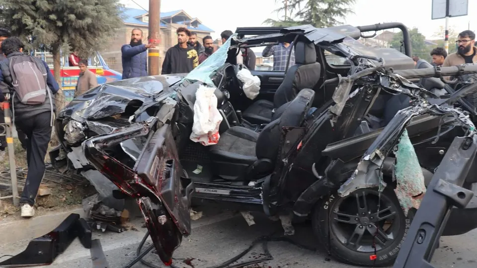 Srinagar Road Accident