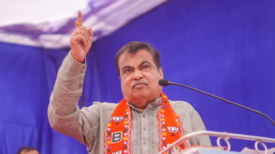 Union Minister Nitin Gadkari addresses a public meeting ahead of the Maharashtra Assembly polls
