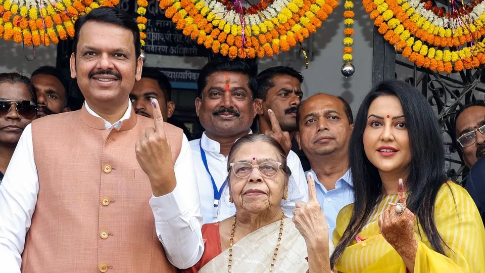 Devendra Fadnavis Sarita Fadnavis Amruta Fadnavis