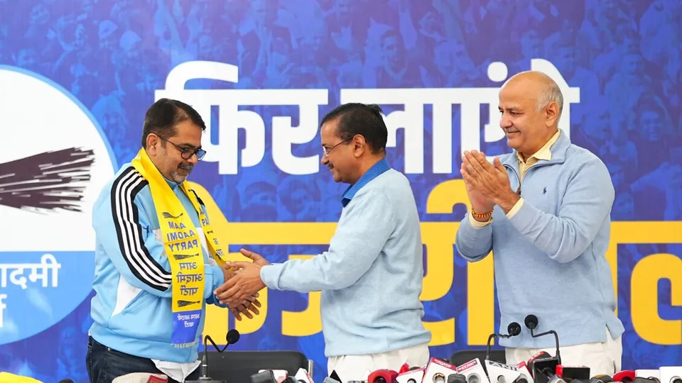 Avadh Ojha joins AAP Avadh Ojha Arvind Kejriwal