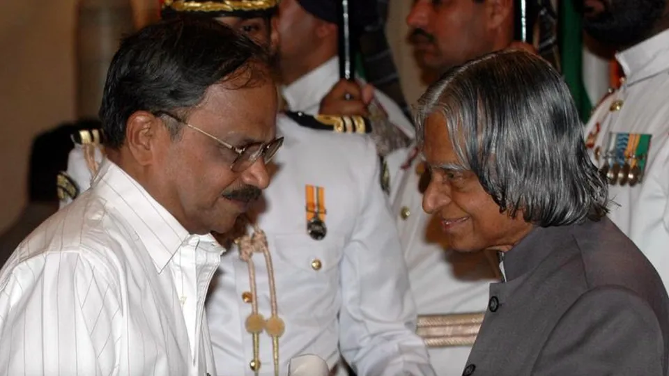 M T Vasudevan Nair with APJ Abdul Kalam