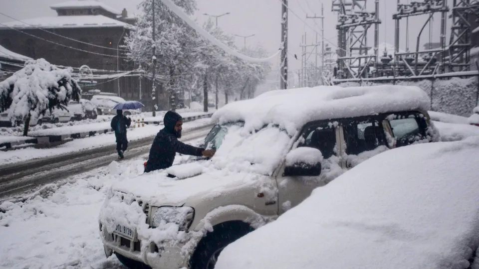 Kashmir Snowfall Kashmir Weather Srinagar Snowfall