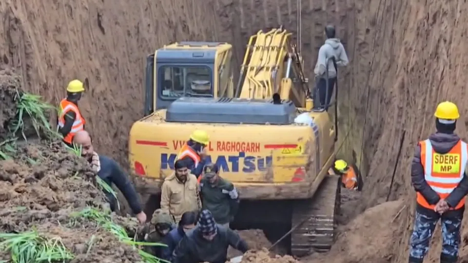 Photos of rescue operation after a 10-year-old boy fell into a 140-feet borewell, in Guna district of Madhya Pradesh on Sunday, Dec. 29, 2024.