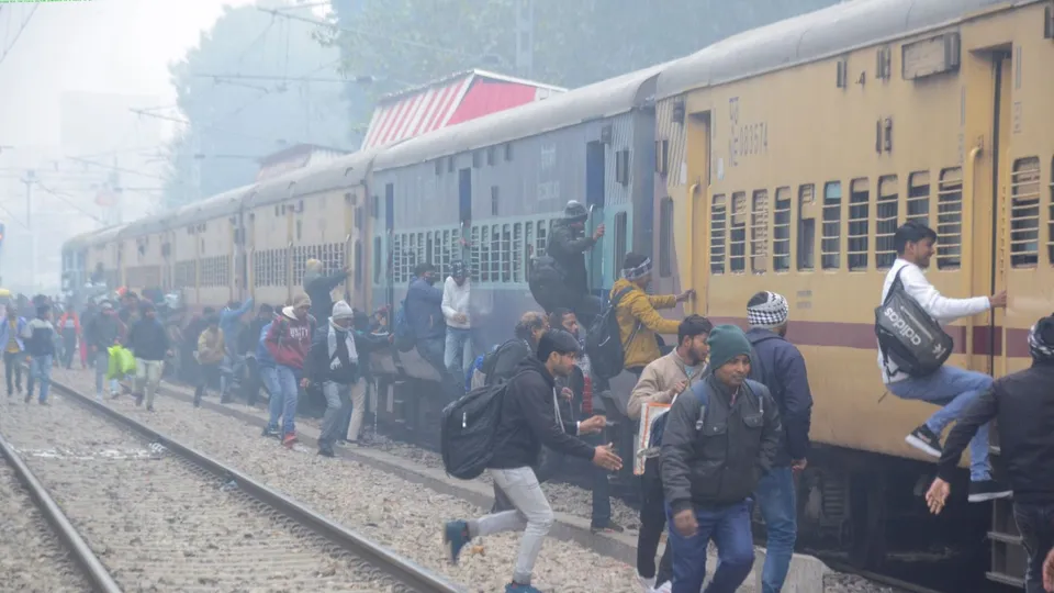 Delhi Fog Train Delay