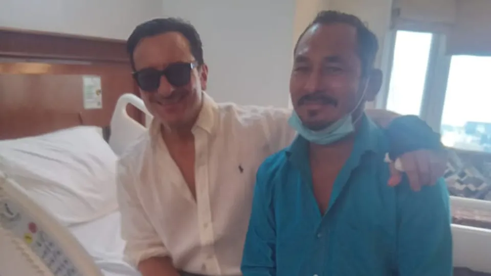 Saif Ali Khan Auto driver