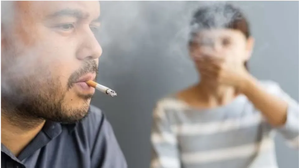 Passive smoking image