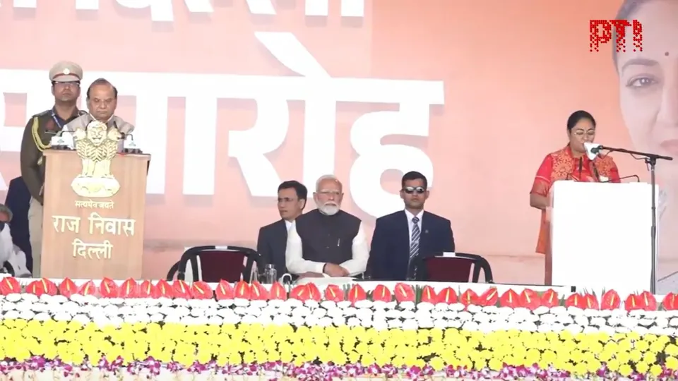 Rekha Gupta Narendra Modi VK Saxena