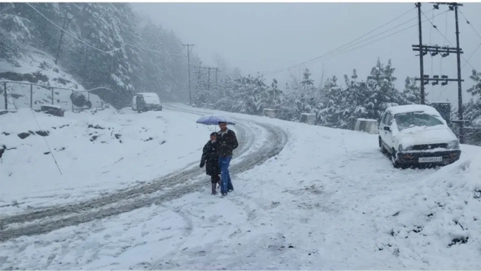 kashmir Snowfall image