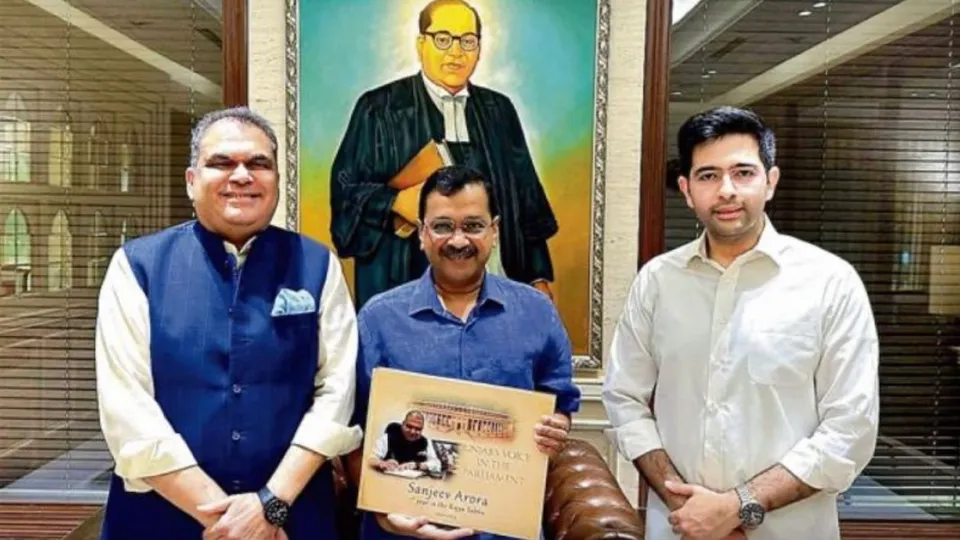 (L-R) Sanjeev Arora, Arvind Kejriwal and Raghav Chadha (File photo)