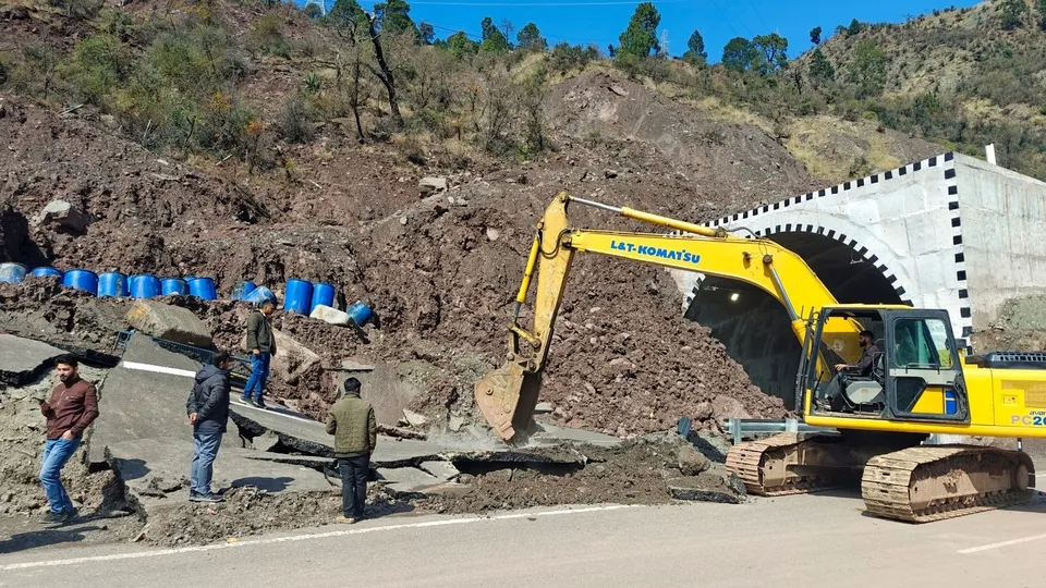 Jammu-Srinagar national highway Ramban Peerah Tunnel