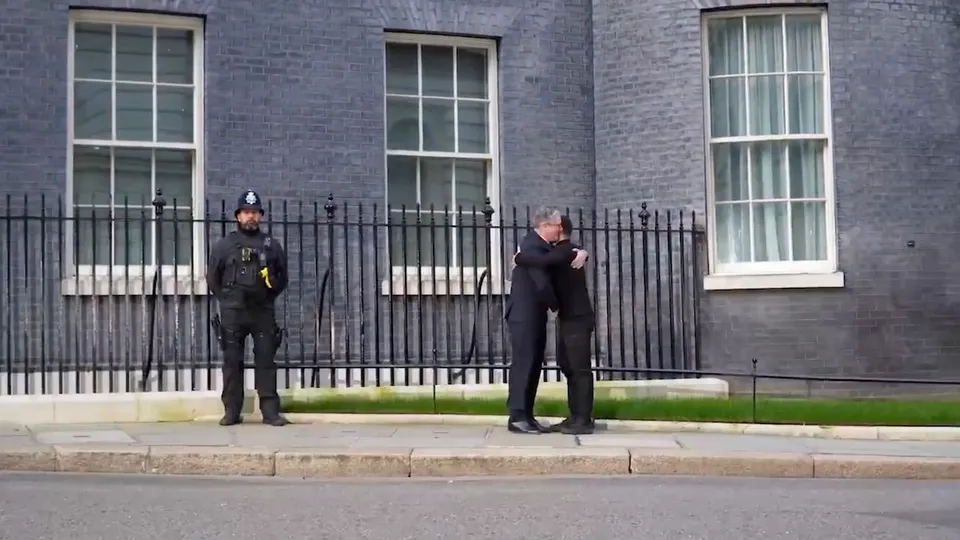 Starmer hugs Zelenskyy