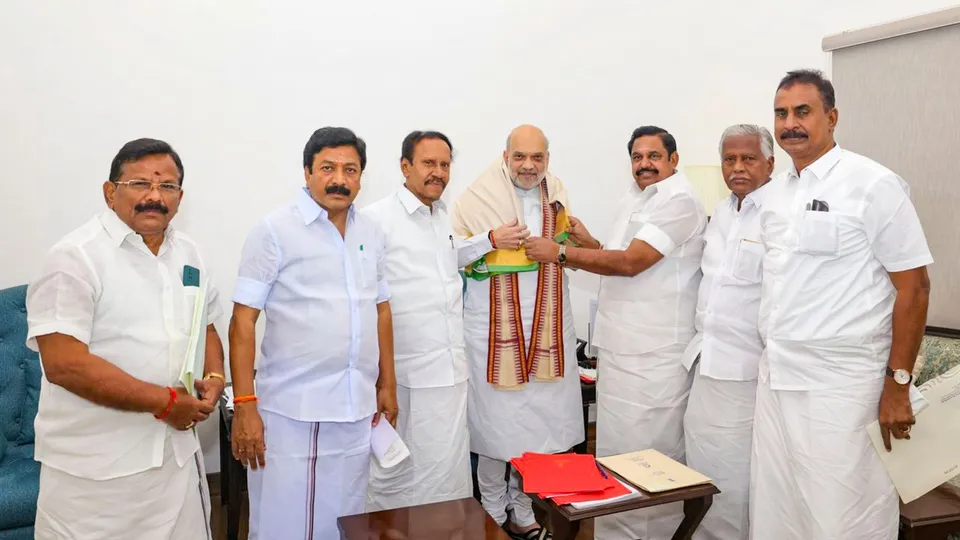 Edappadi K Palaniswami Amit Shah AIADMK