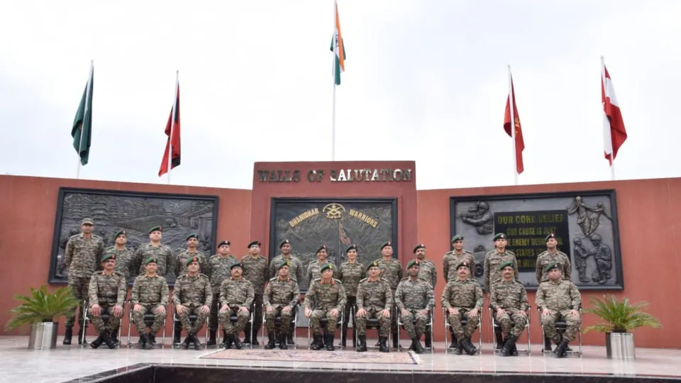 White Knight Corps Lieutenant General Navin Sachdeva visits Rajouri