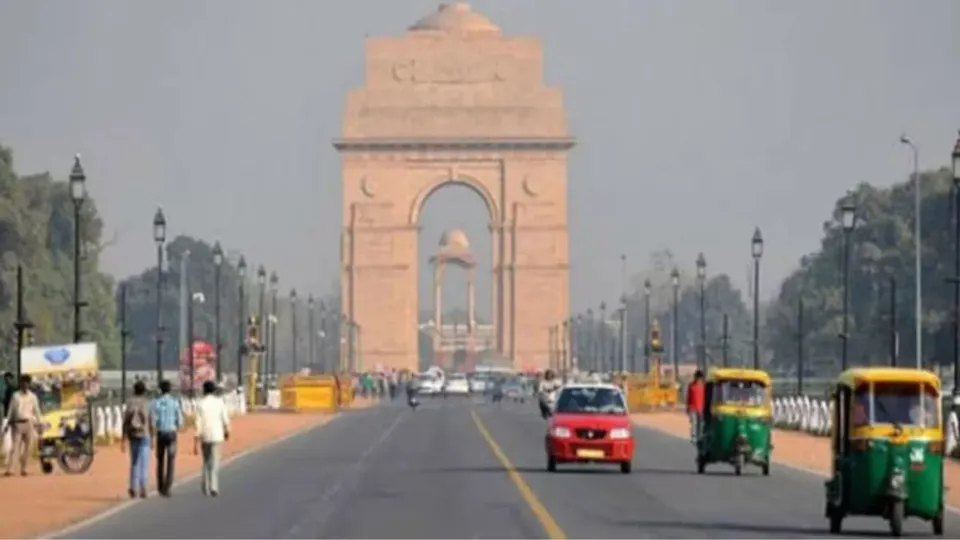 Sunny weather in Delhi