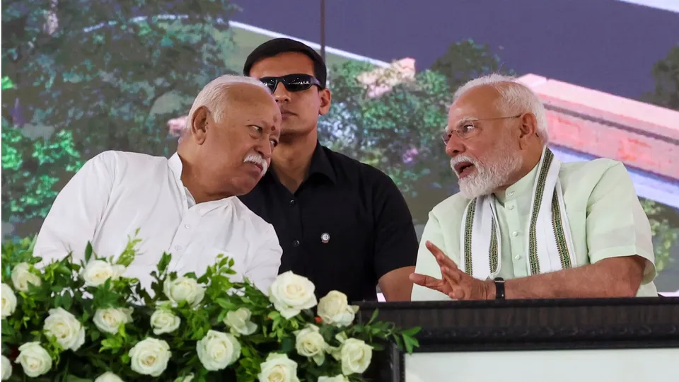 Narendra Modi with Mohan Bhagwat