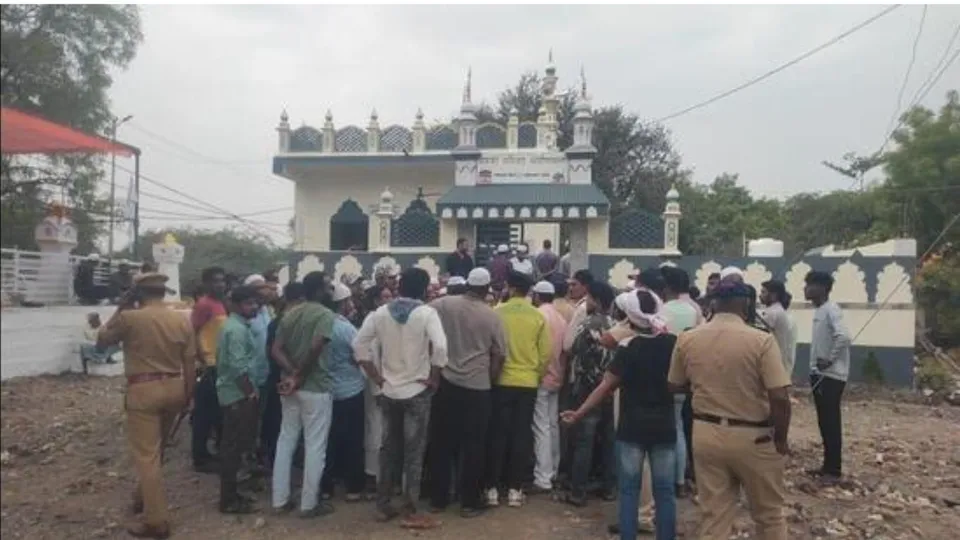 Beed mosque blast