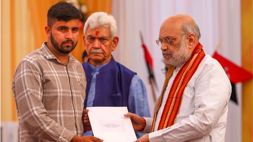 Amit Shah honours J&K police martyrs