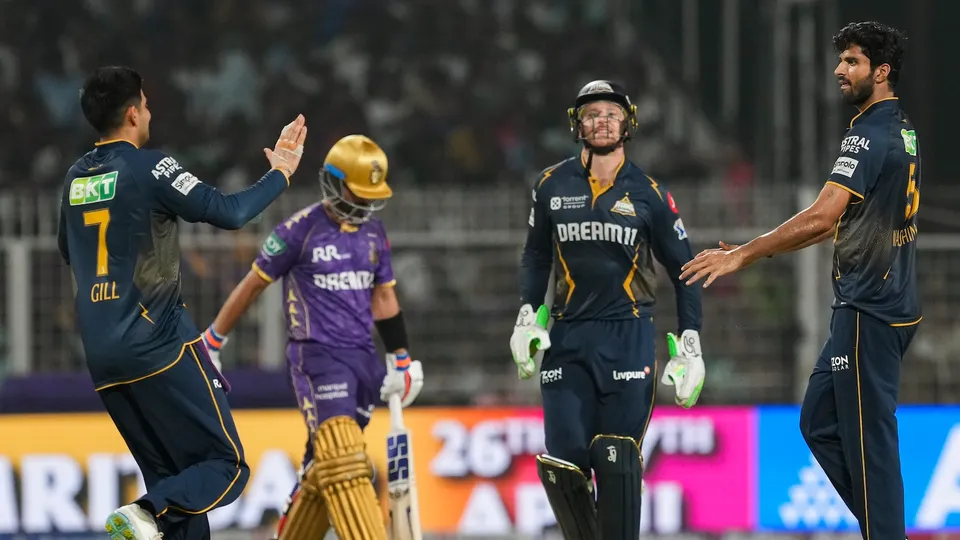 Gujarat Titans’ Washington Sundar with teammates celebrates the wicket of KKR’s Ajinkya Rahane at Eden Gardens in Kolkata on Monday, April 21, 2025.