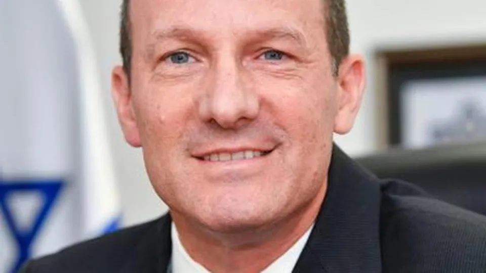 Reuven Azar