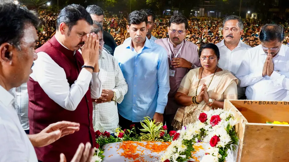 CM Devendra Fadnavis pays his respects to the mortal remains of Atul Mone, Sanjay Lele, and Hemant Joshi, who were killed in the Pahalgam terror attack, in Thane.