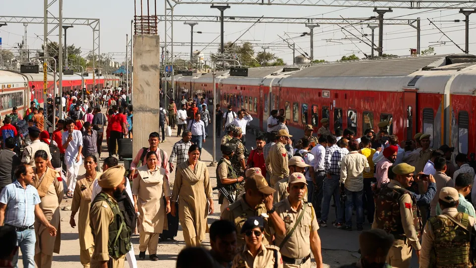 Passengers at Jammu railway station after returning from Kashmir in the aftermath of the Pahalgam terror attack in Jammu Thursday, April 24, 2025. 