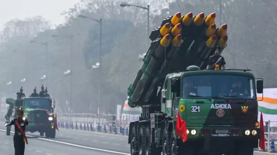 Pinaka rocket system image
