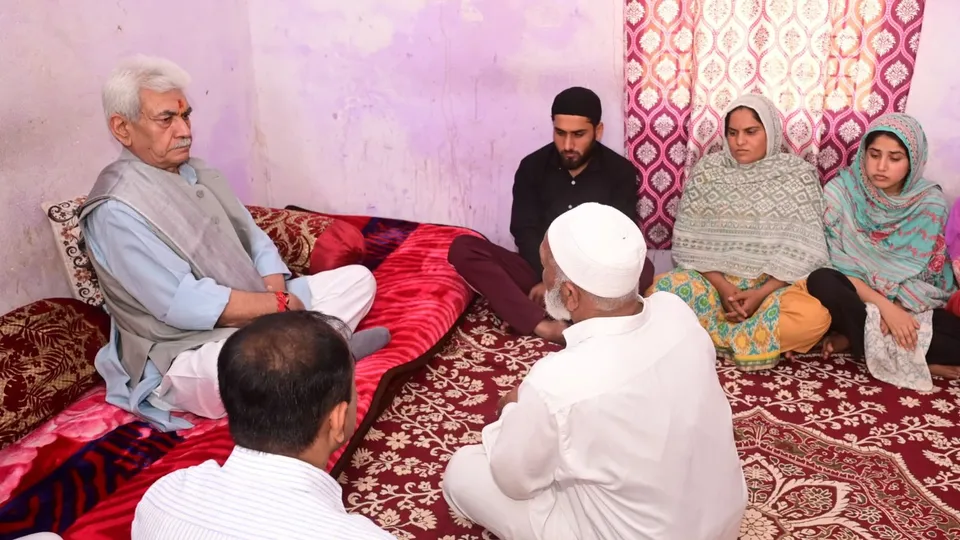 Manoj Sinha visits a family of soldier who killed in Pakistan shelling.