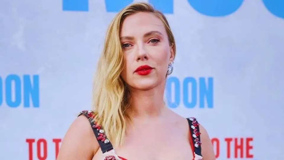 Scarlett Johnson image 