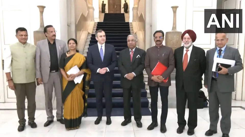 All party delegation visits Greece 