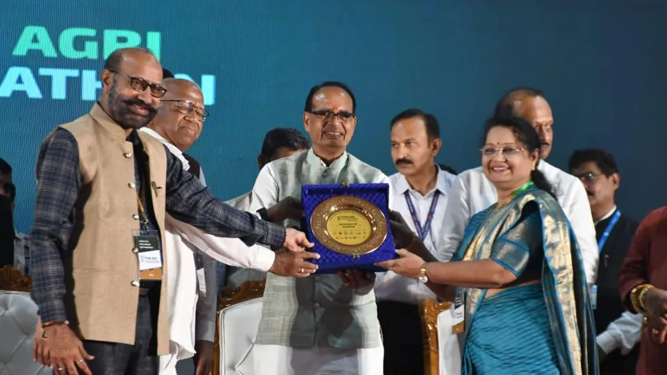 Shivraj Singh Chouhan attended the concluding session of India’s first International Agri Hackathon in Pune.