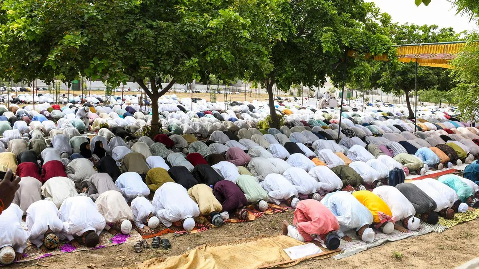 People offer �namaz� on the occasion of Eid-ul-Azhafestival, in Bhopal.