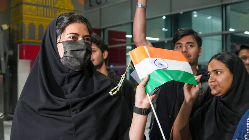 Indian Students Return From Iran