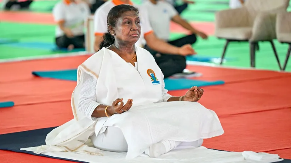 Droupadi Murmu International Yoga Day 2025