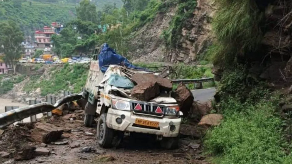 Kullu Road Closed