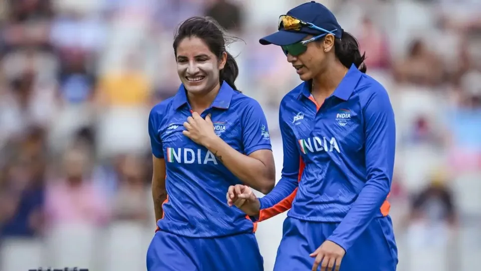Renuka Thakur Harmanpreet Kaur Indian Women Cricket Team