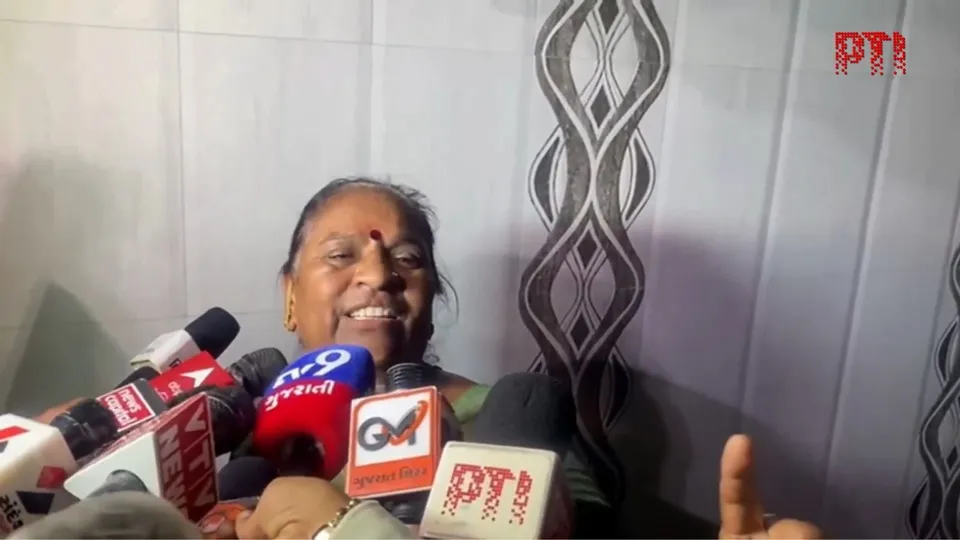 Rekha Gupta Rajeshbhai Sakriya Mother