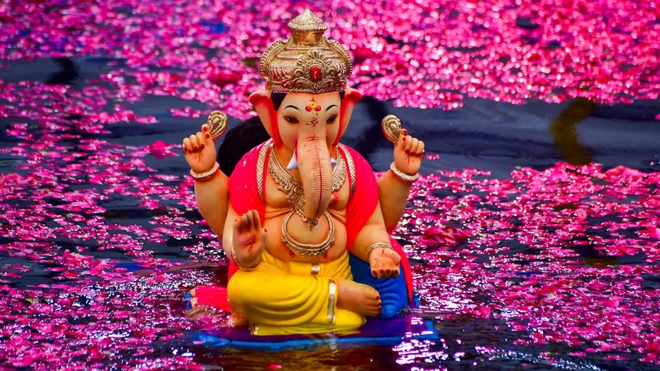 Ganpati Idol Ganesh Visarjan in Mumbai