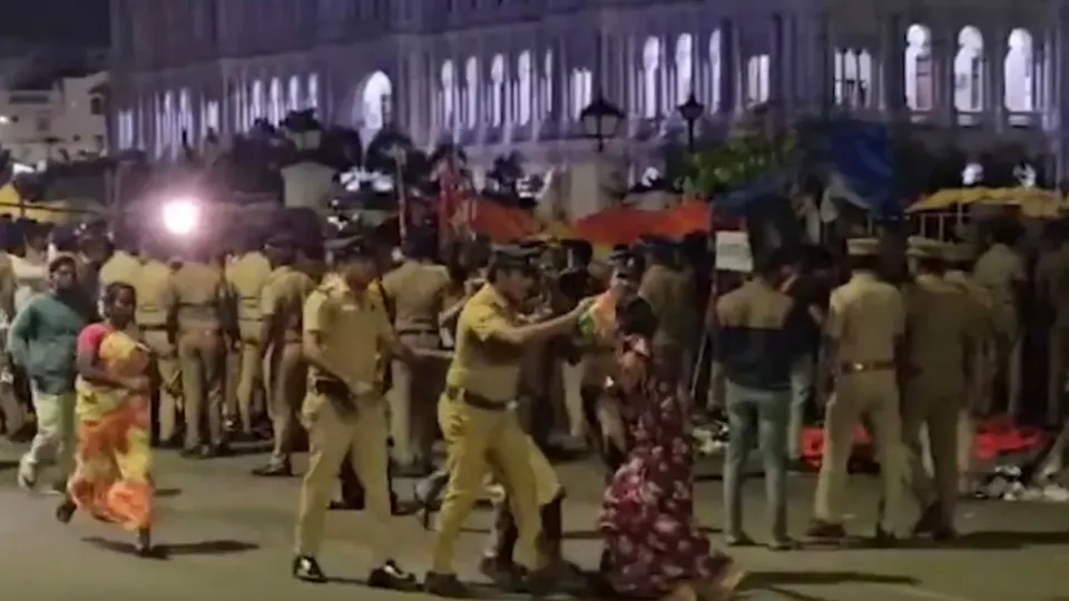 chennai sanitation workers sit-in