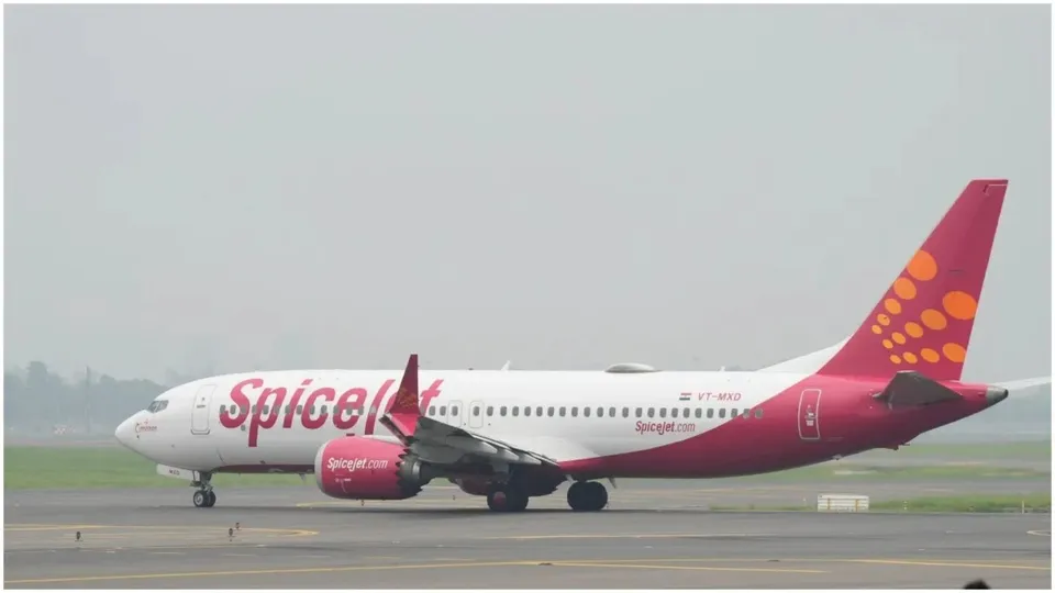 SpiceJet wheel falls off