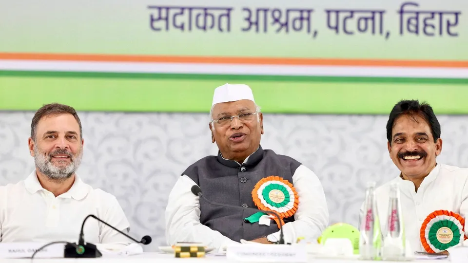 Rahul Gandhi Mallikarjun Kharge K C Venugopal CWC Meeting in Patna