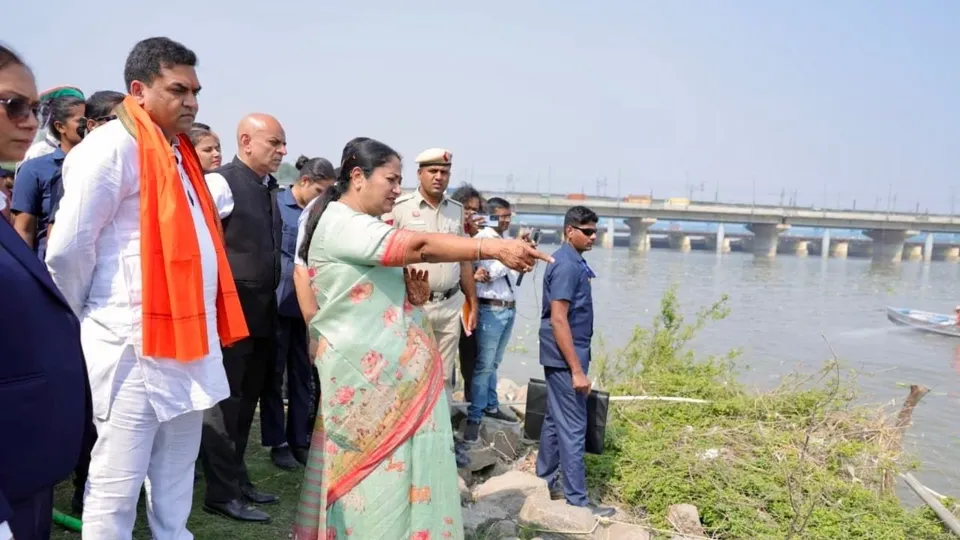 Rekha Gupta Clean Yamuna Chhath Puja