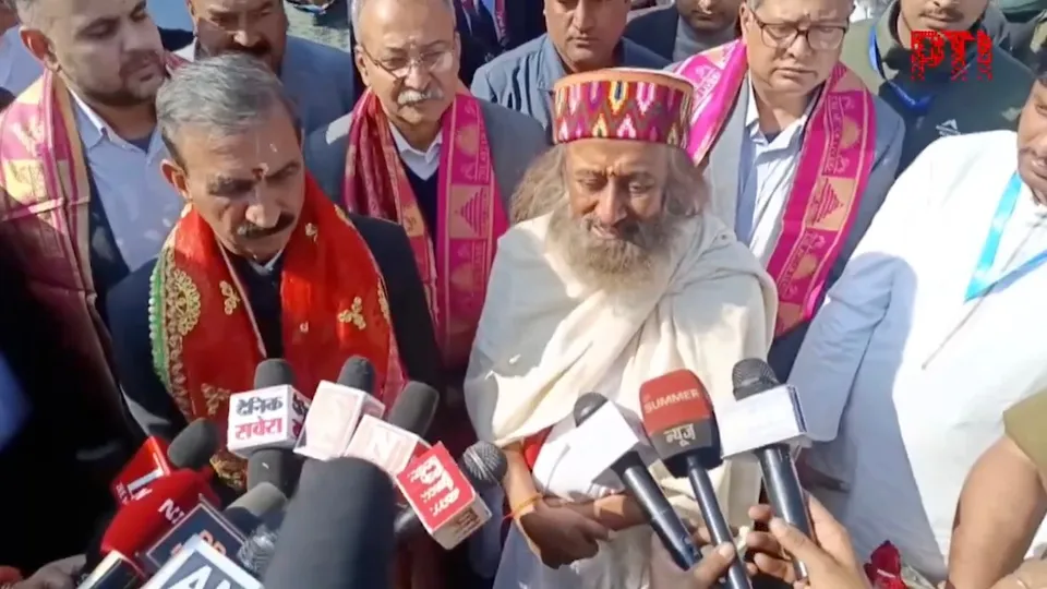 Sukhvinder Singh Sukhu and Ravi Shankar in Palampur on Tuesday, Nov 18, 2025.