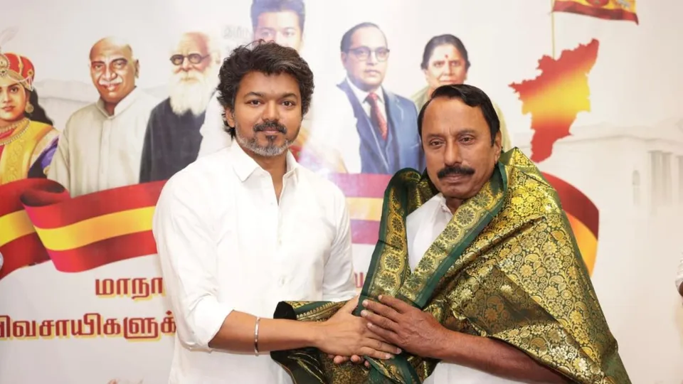 Sengottaiyan joins Vijay