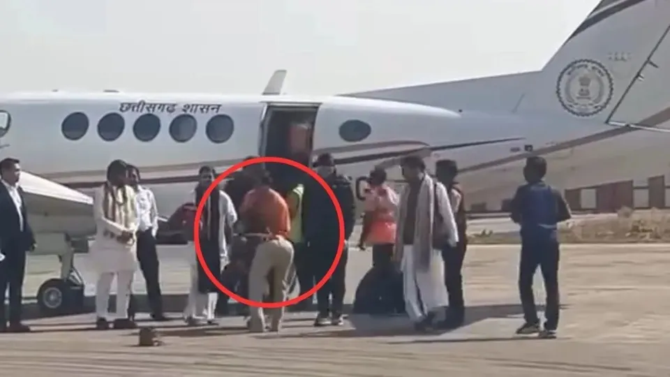 Dhirendra Shastri arriving in Raipur in govt aircraft