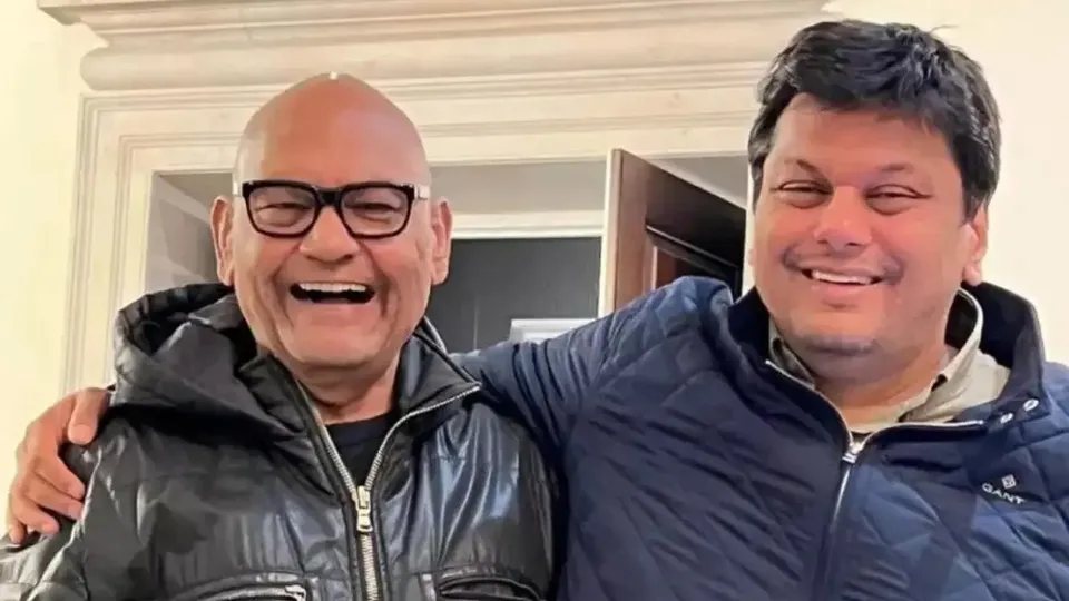 Anil Agarwal with his son Agnivesh (File photo)