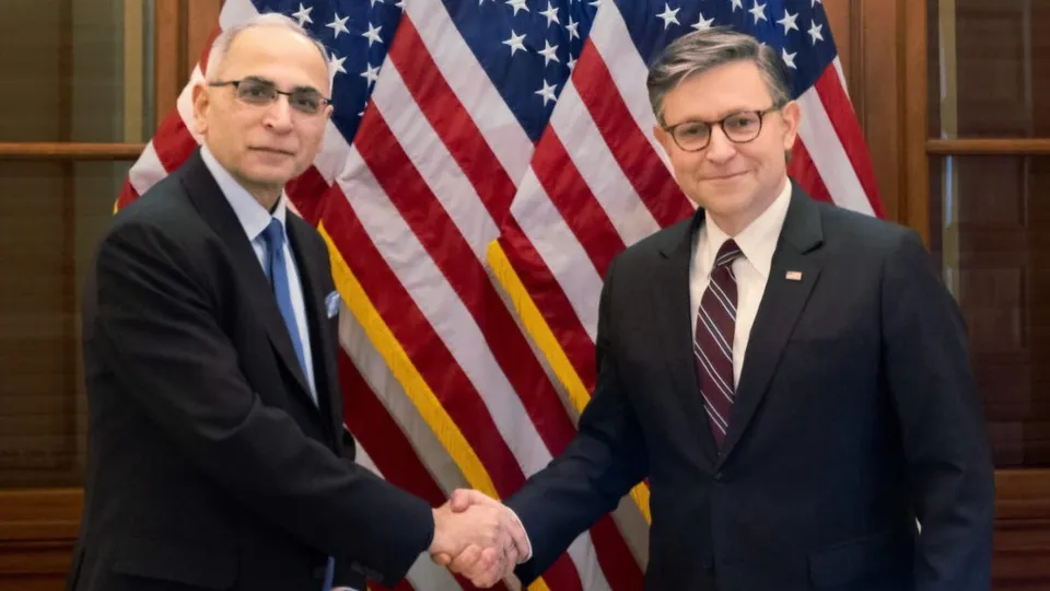 Vinay Kwatra meets Speaker Mike Johnson