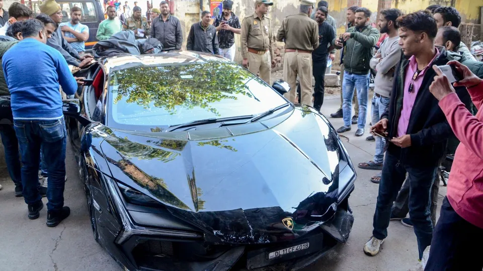 Kanpur Lamborghini Crash