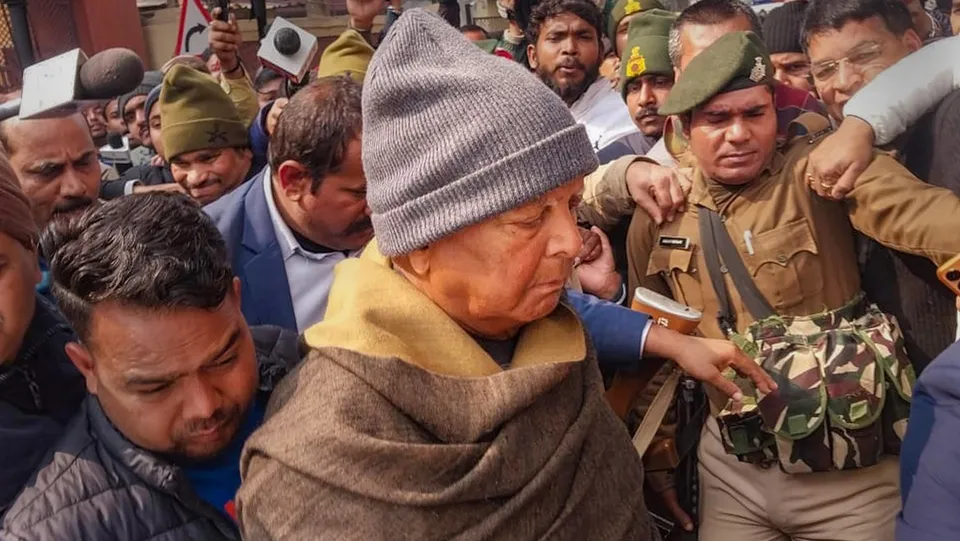 RJD chief Lalu Prasad Yadav arrives at the Enforcement Directorate (ED) office for questioning in the land-for-jobs case, in Patna
