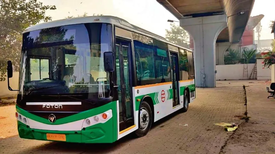 DMRC Feeder Bus Delhi