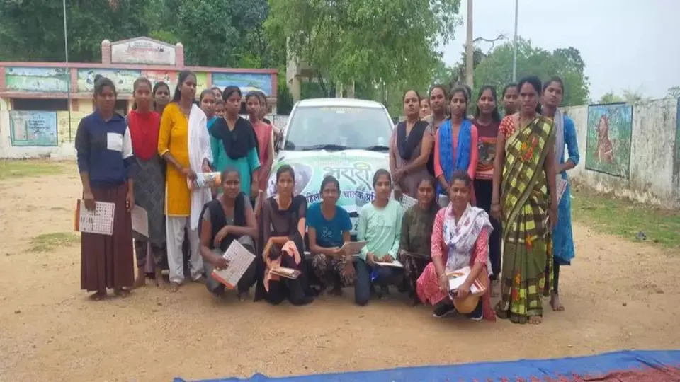 Women safari drivers.jpg